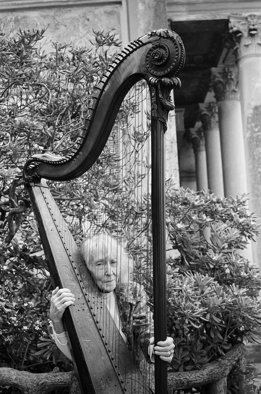 Giselle-Paule Tissier, harpiste, 1987, portrait