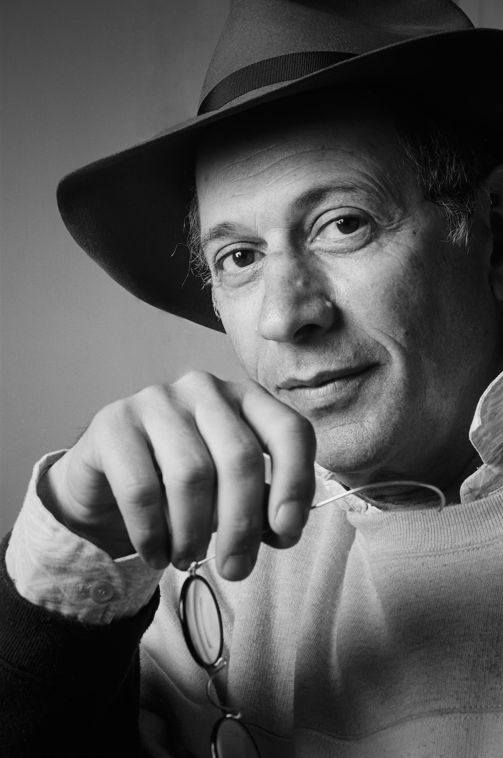 Jerry Schatzberg, photographe, réalisateur et scénariste, 1988, portrait